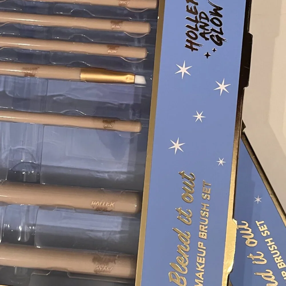 Blending Make Up Brushes. (2 sets / 7 brushes‎ in a set) (NEW) (h/x)